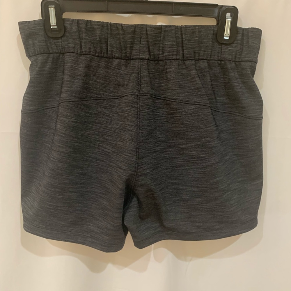 Lululemon Size 6 Draw String Shorts - image 3